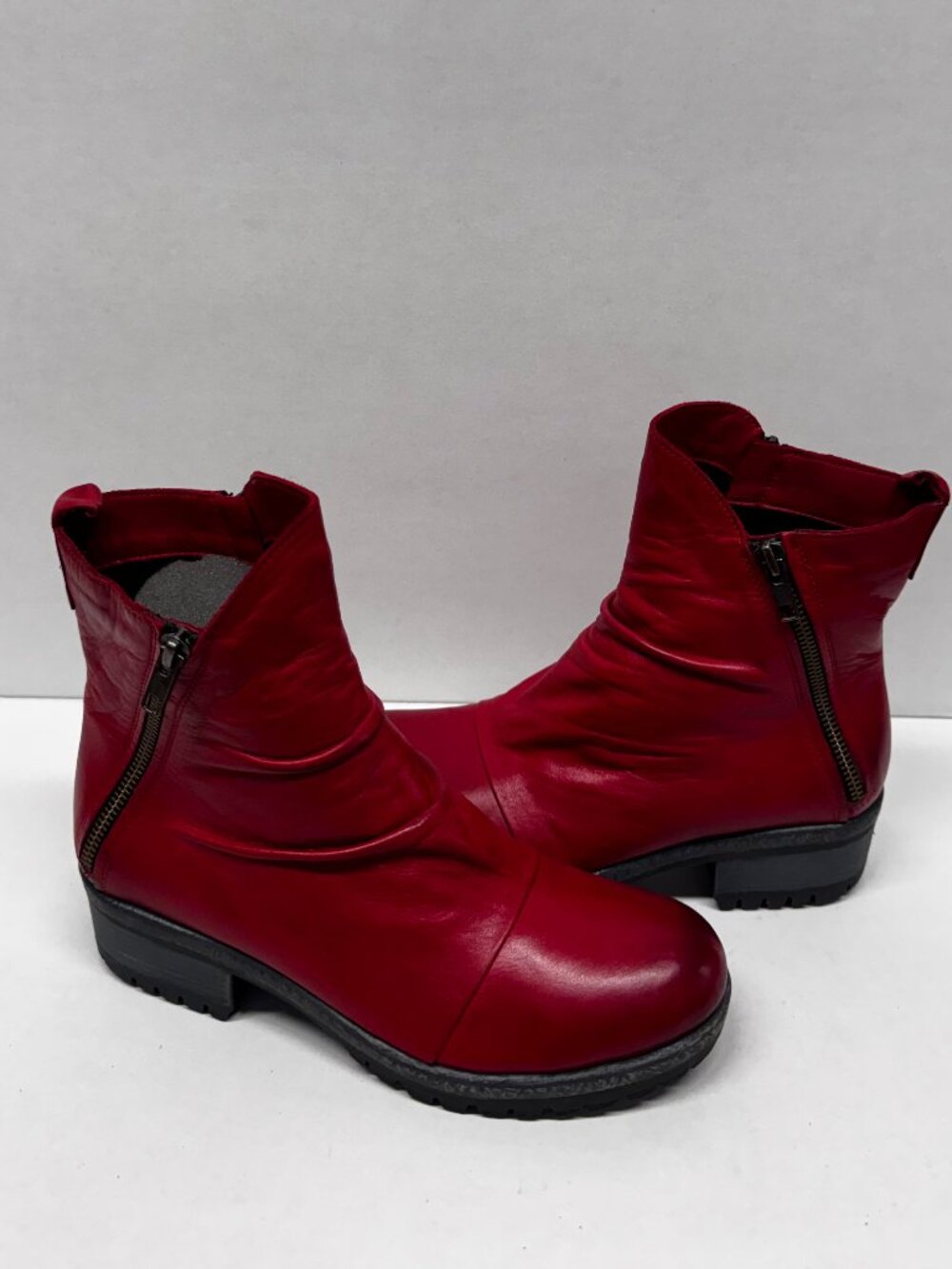 MIZ MOOZ RUCHED SOFT LEATHER BOOTIE SIDE ZIP RED 37EU / 7US NEW B-28